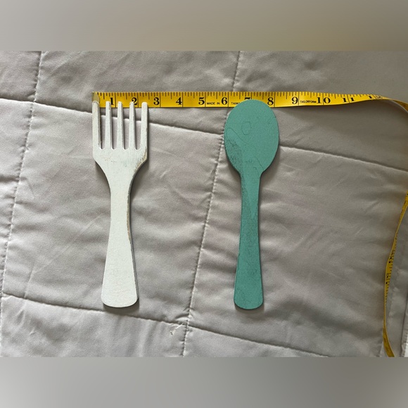 Rustic "EAT" Sign with Utensils - Picture 4 of 7